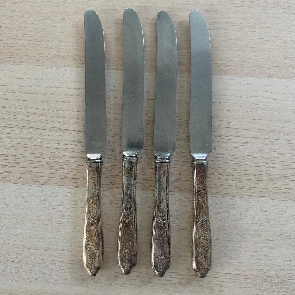 Vintage Rogers & Bro 1910 Adoration Silverplate Dinner Knives Set of 4 Patina
